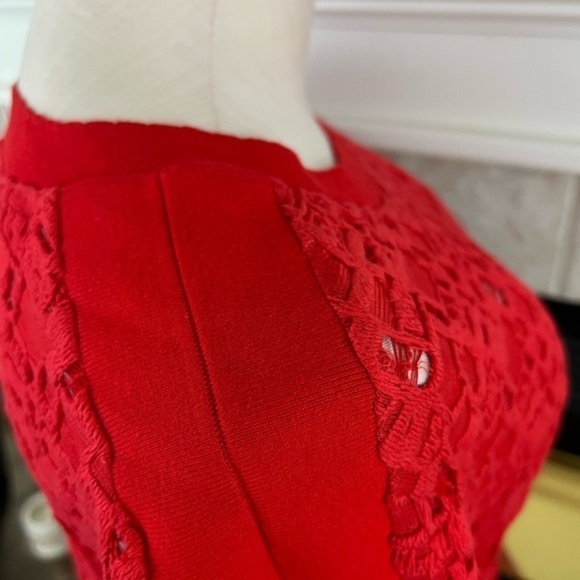 Carlisle New York Red Shirt Sleeve Textured Top with Split Sleeves and Bows - Picture 11 of 16